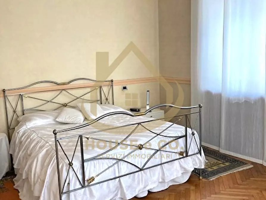 Immagine 12 di Villa in vendita  in Via Beatrice D'Este a Vigevano