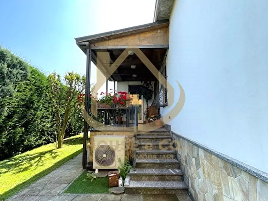 Immagine 39 di Villa in vendita  in Via Beatrice D'Este a Vigevano