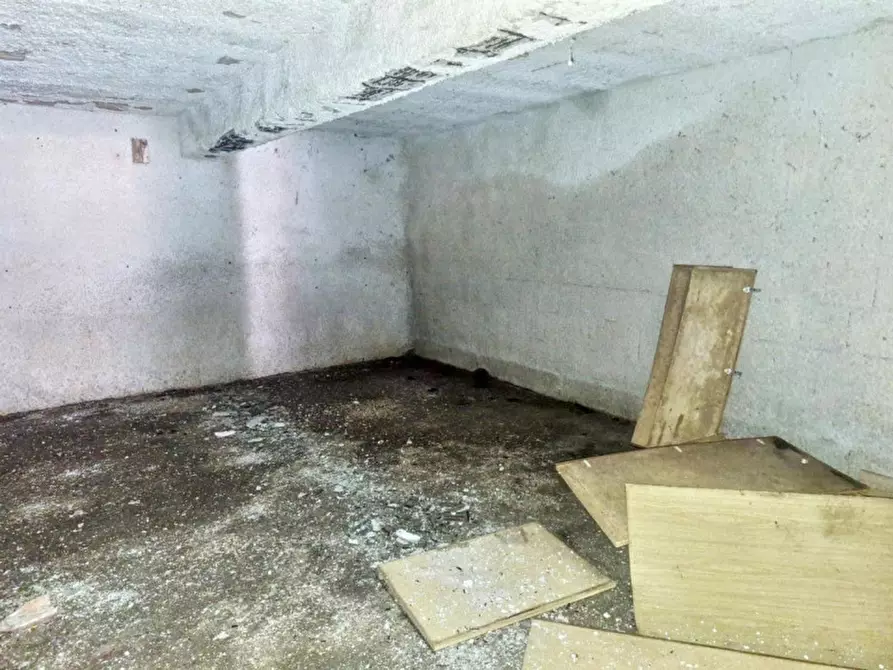 Immagine 5 di Magazzino in vendita  in Via G. Pezzotti, N. 37 a Scalea