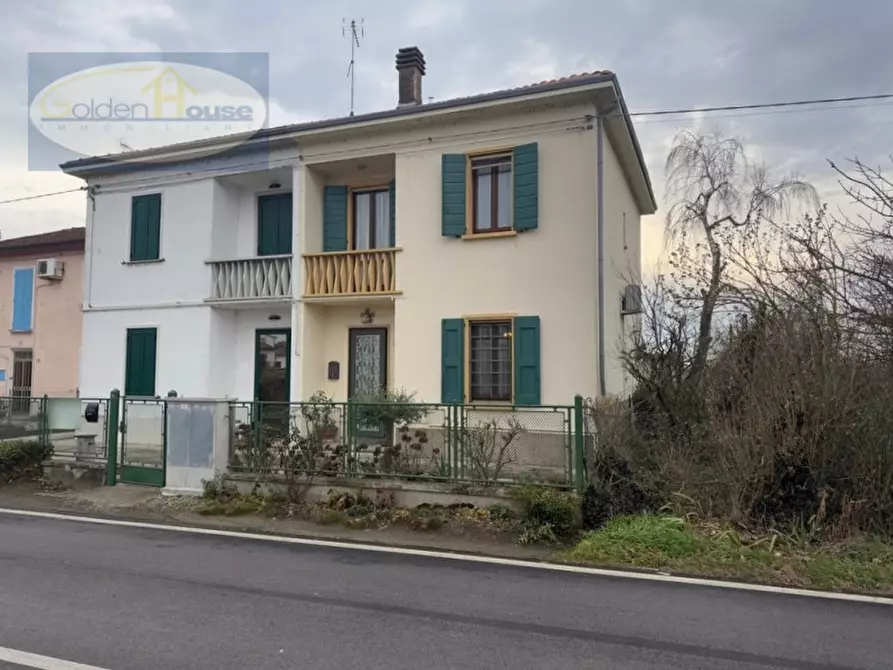 Immagine 2 di Casa trifamiliare in vendita  in Via Canale della Botte 111 a Molinella