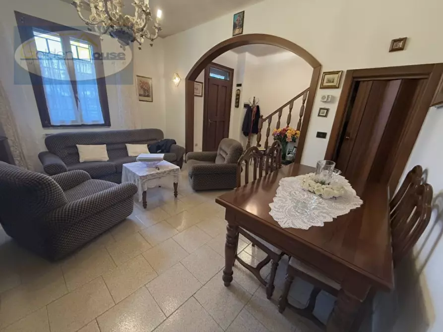 Immagine 8 di Casa trifamiliare in vendita  in Via Canale della Botte 111 a Molinella