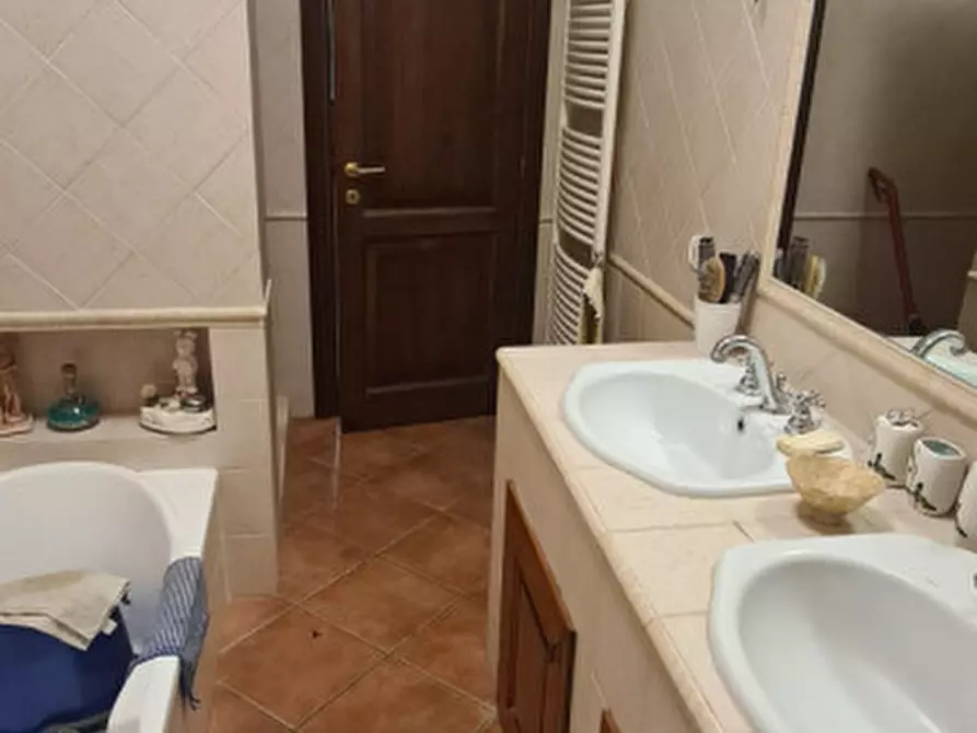 Immagine 5 di Terreno in vendita  in montepulciano a Montepulciano