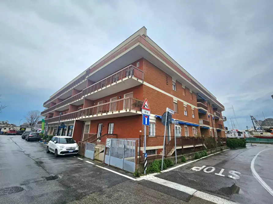 Immagine 2 di Magazzino in vendita  in Via Ortigara a Rimini