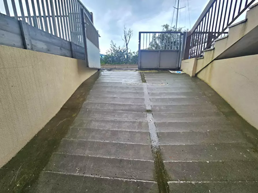 Immagine 4 di Magazzino in vendita  in Via Ortigara a Rimini