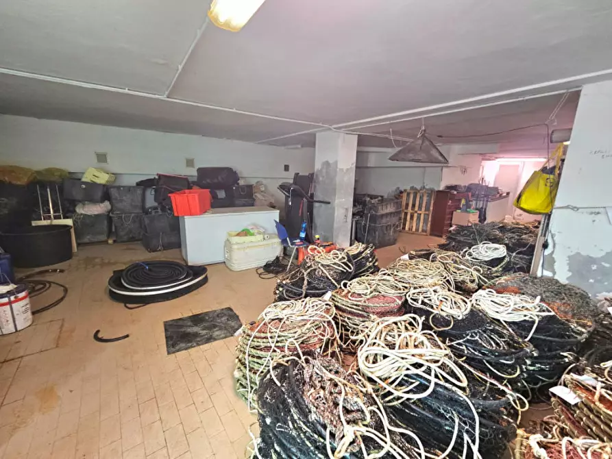Immagine 5 di Magazzino in vendita  in Via Ortigara a Rimini