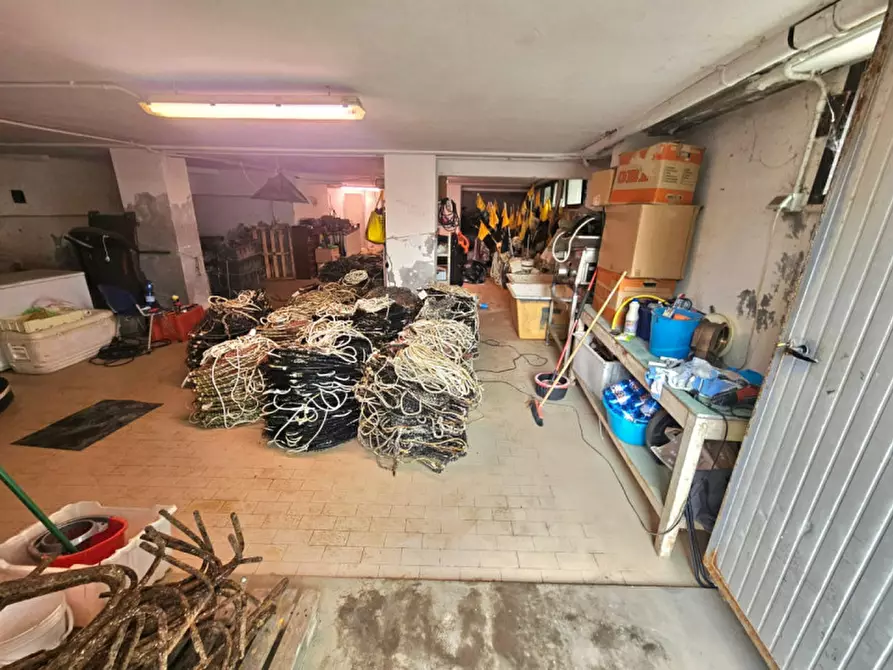 Immagine 9 di Magazzino in vendita  in Via Ortigara a Rimini