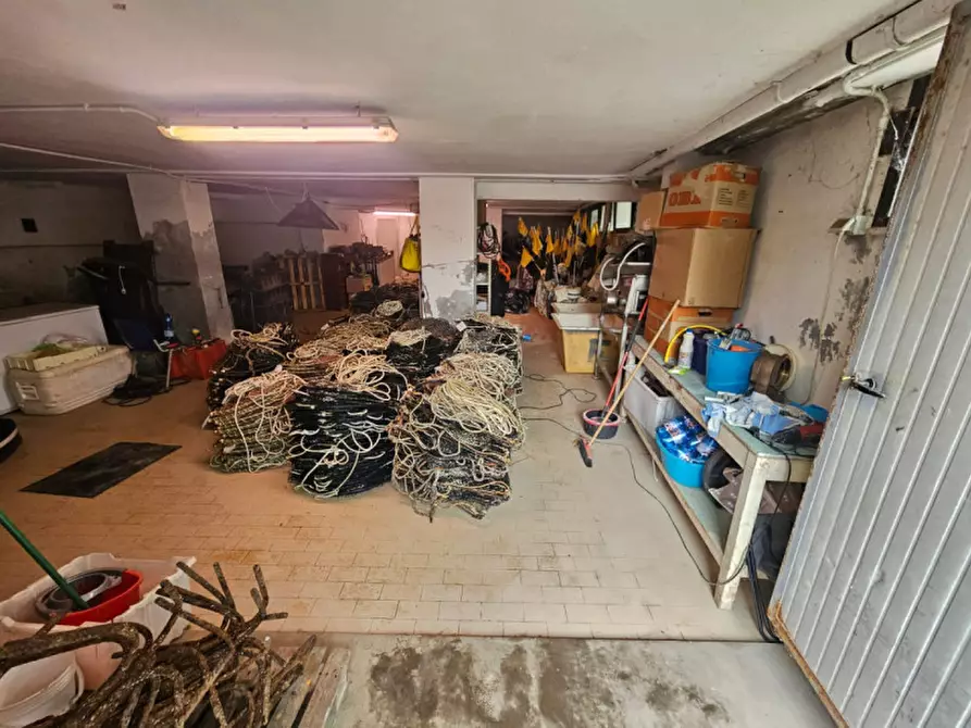 Immagine 11 di Magazzino in vendita  in Via Ortigara a Rimini