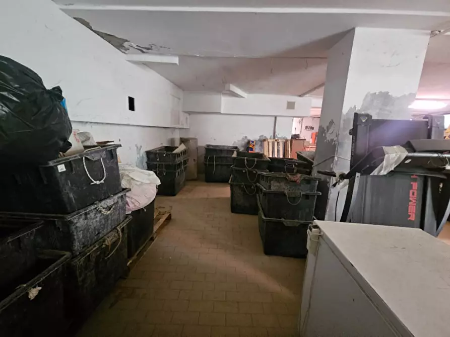 Immagine 17 di Magazzino in vendita  in Via Ortigara a Rimini