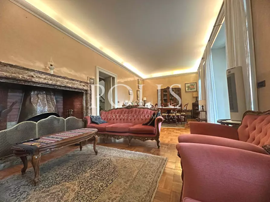 Immagine 8 di Villa in vendita  a Como