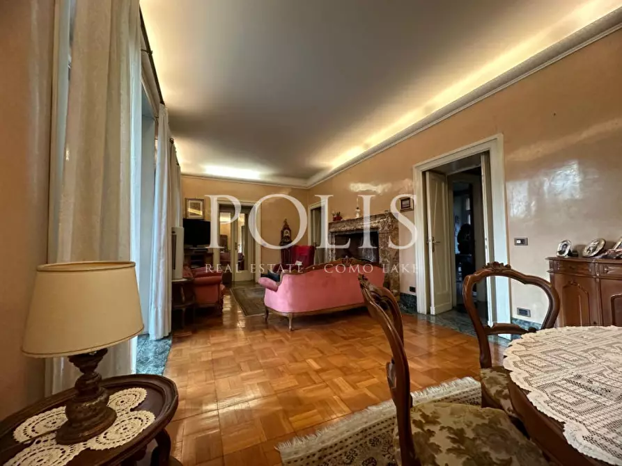 Immagine 9 di Villa in vendita  a Como