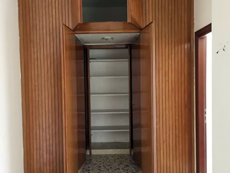 Immagine 4 di Appartamento in vendita  in Via Marchese di Villabianca a Palermo