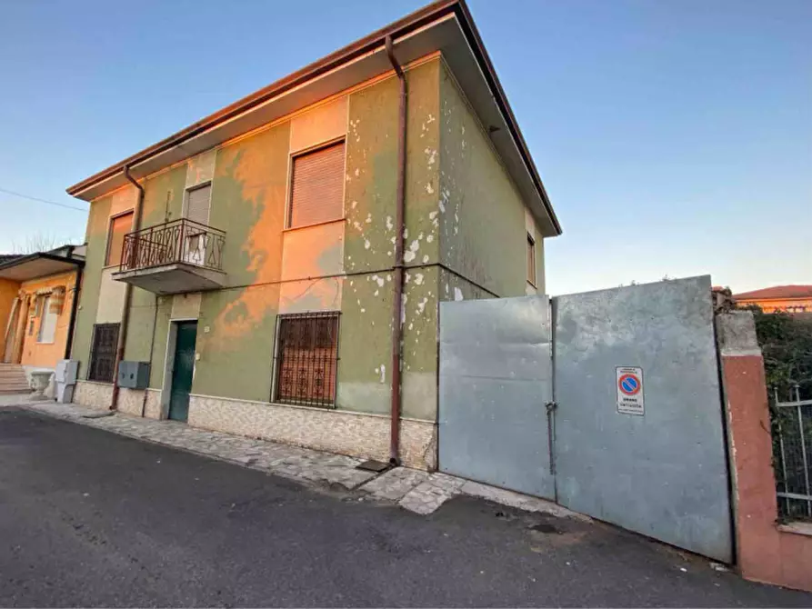 Immagine 21 di Casa bifamiliare in vendita  in via piave a Roverbella