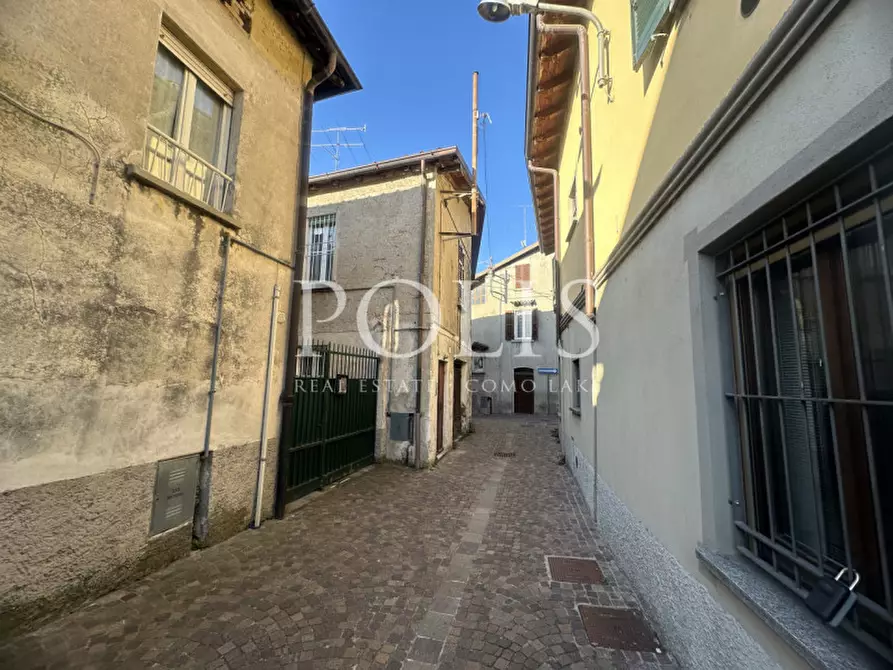 Immagine 3 di Appartamento in vendita  in VIA GARIBALDI 2 a Pusiano