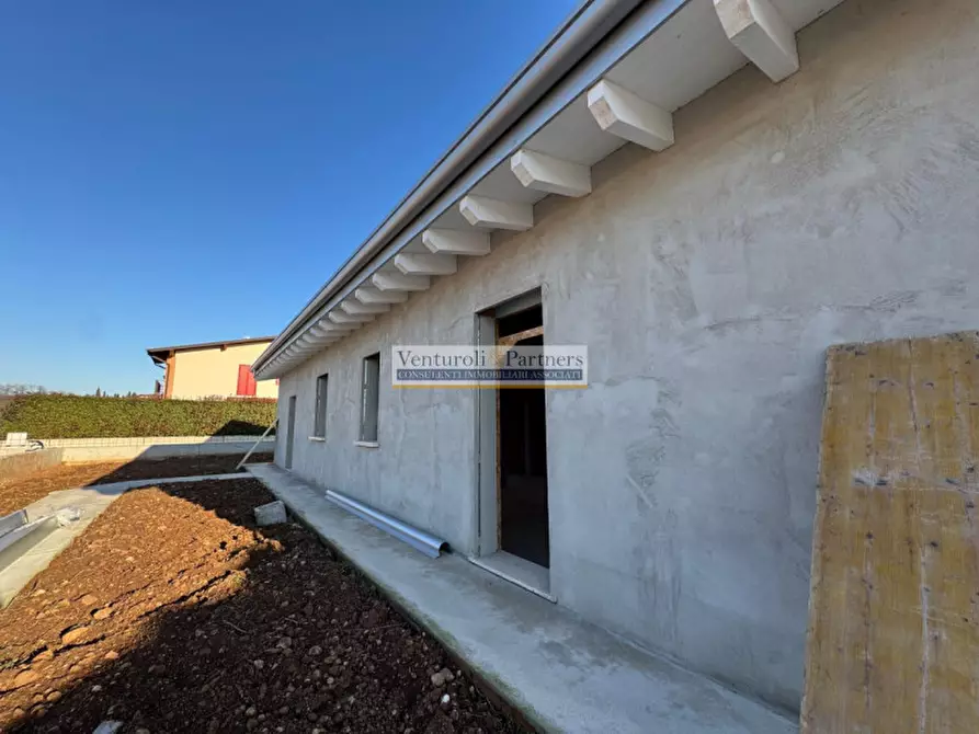 Immagine 2 di Casa indipendente in vendita  in Viale Roma a Lonato del Garda