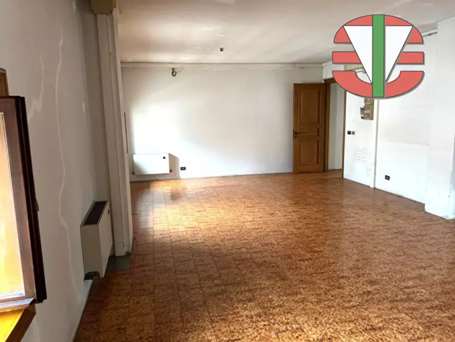 Immagine 8 di Attività commerciale in vendita  a Lusiana Conco