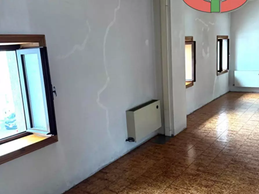 Immagine 10 di Attività commerciale in vendita  a Lusiana Conco