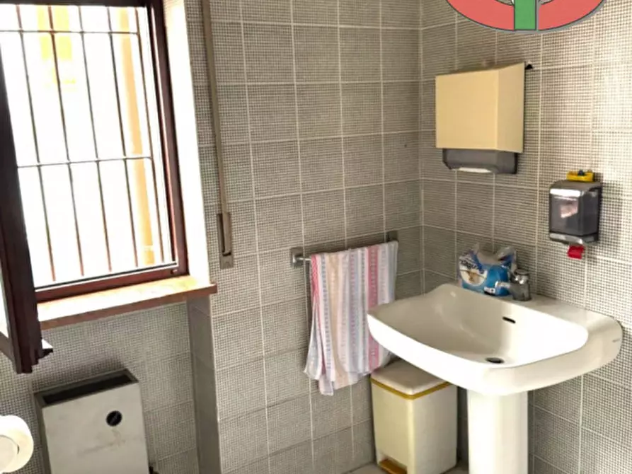 Immagine 15 di Attività commerciale in vendita  a Lusiana Conco