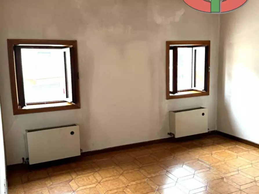 Immagine 17 di Attività commerciale in vendita  a Lusiana Conco