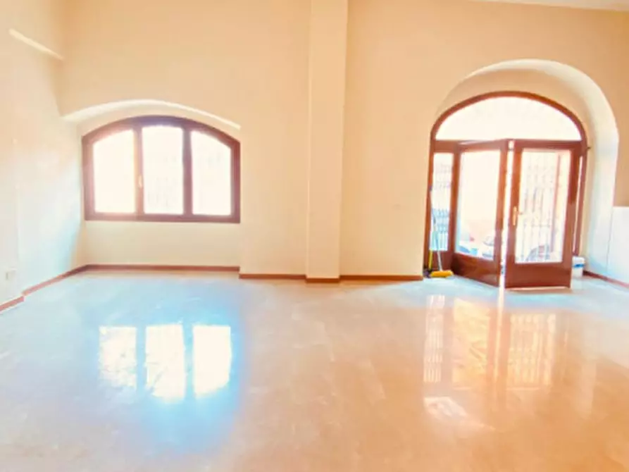 Immagine 3 di Negozio in vendita  in Via Capoborgo a Gavardo