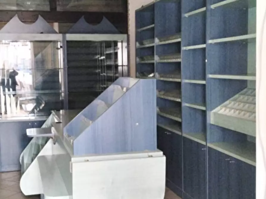 Immagine 2 di Negozio in vendita  in Via Centro, 7 a Cogollo Del Cengio
