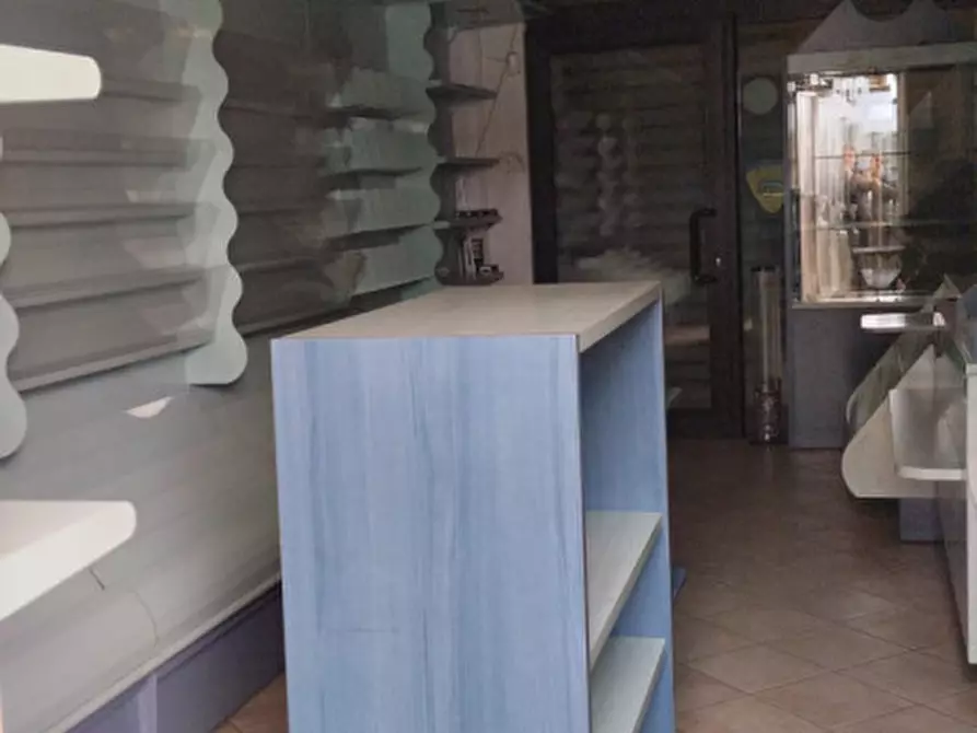 Immagine 5 di Negozio in vendita  in Via Centro, 7 a Cogollo Del Cengio