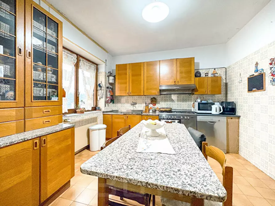 Immagine 7 di Appartamento in vendita  in Via 4 Novembre 17 a Borgomanero