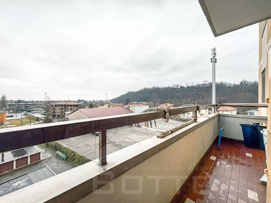 Immagine 10 di Appartamento in vendita  in Via 4 Novembre 17 a Borgomanero