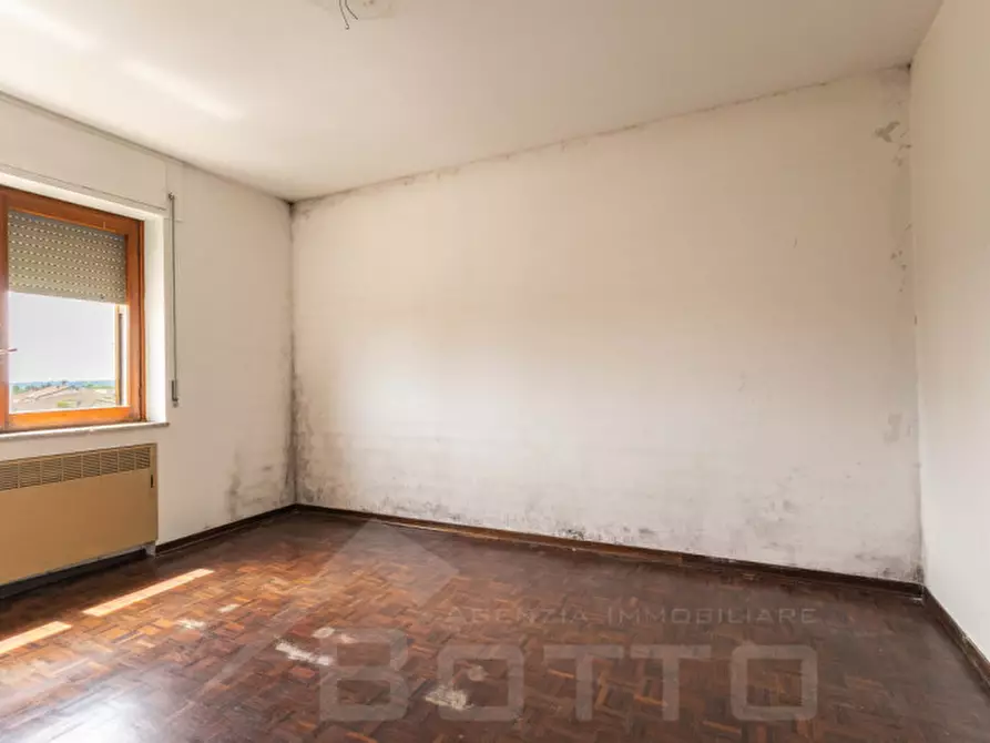Immagine 17 di Appartamento in vendita  in Via 4 Novembre 17 a Borgomanero