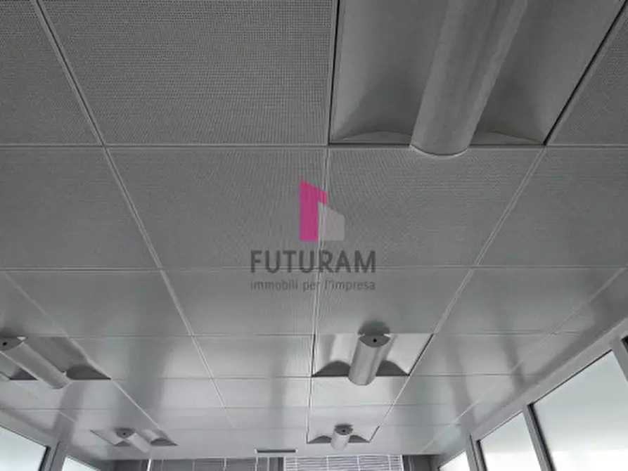 Immagine 2 di Ufficio in affitto  a Rubano