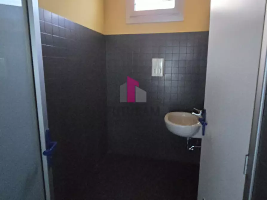 Immagine 4 di Ufficio in affitto  a Rubano