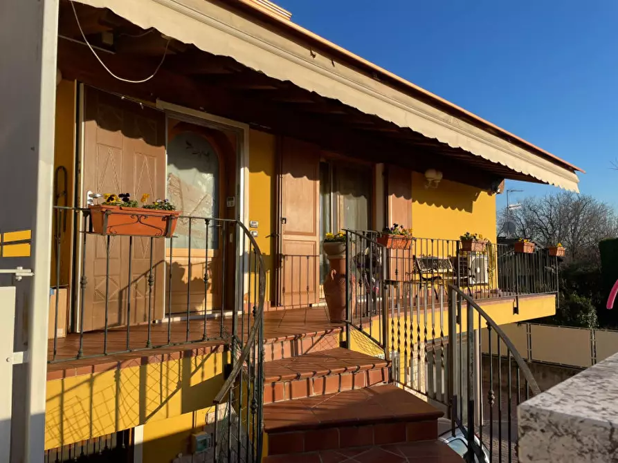 Immagine 1 di Villa in vendita  in via fratelli chiodi a Bedizzole