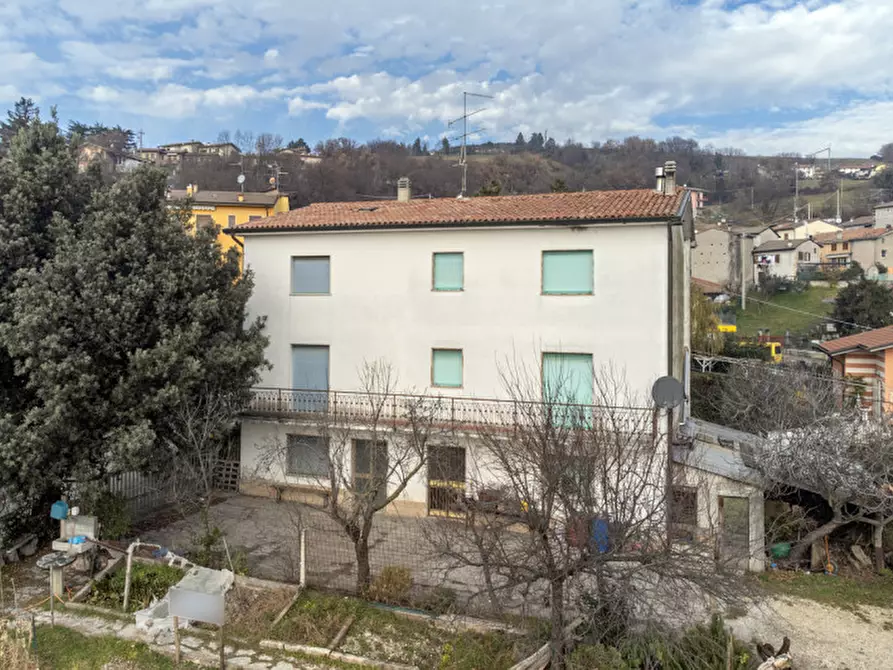 Immagine 1 di Casa trifamiliare in vendita  in via Busoni a Grezzana