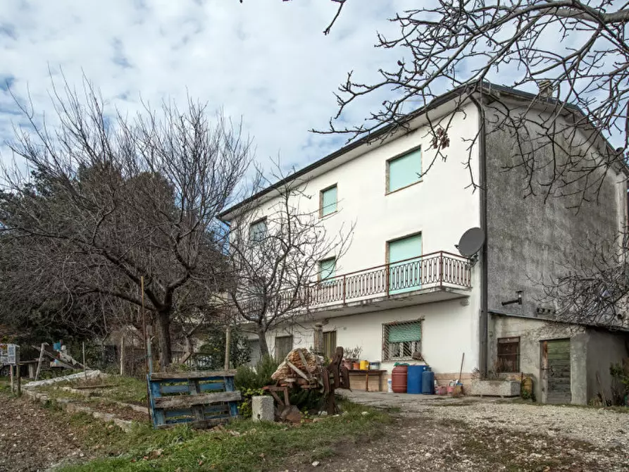 Immagine 2 di Casa trifamiliare in vendita  in via Busoni a Grezzana