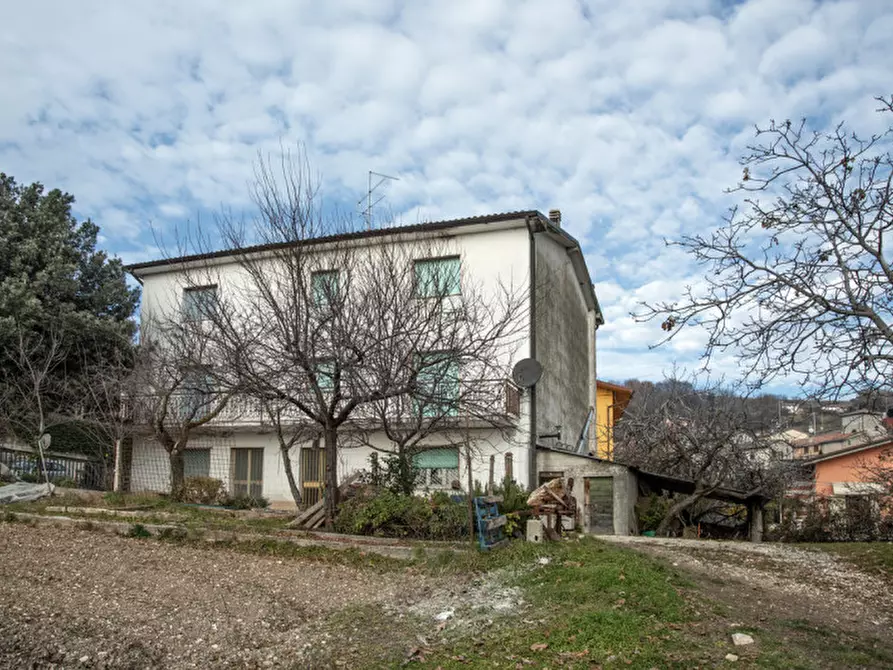 Immagine 3 di Casa trifamiliare in vendita  in via Busoni a Grezzana