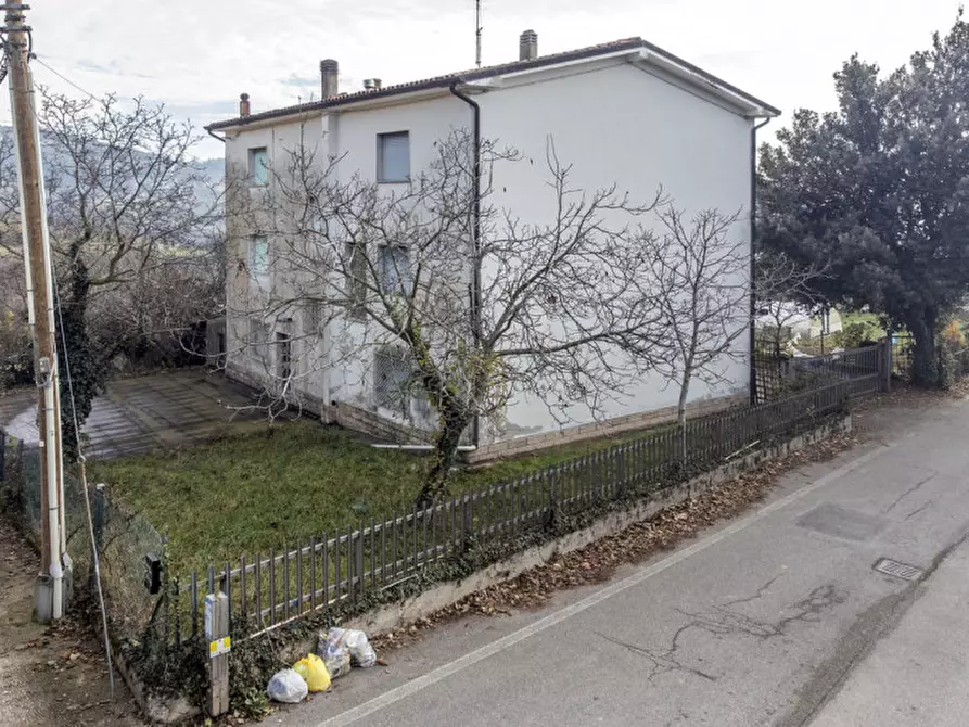 Immagine 4 di Casa trifamiliare in vendita  in via Busoni a Grezzana