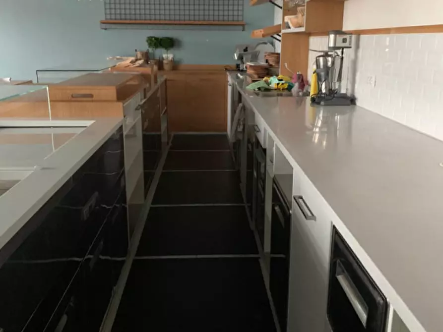 Immagine 4 di Negozio in affitto  in via Valerio Flacco a Montegrotto Terme