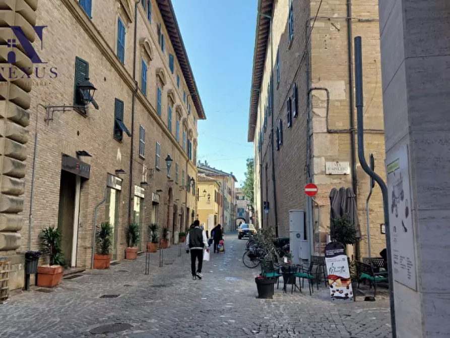 Immagine 2 di Negozio in affitto  in Via Montevecchio 54 a Fano