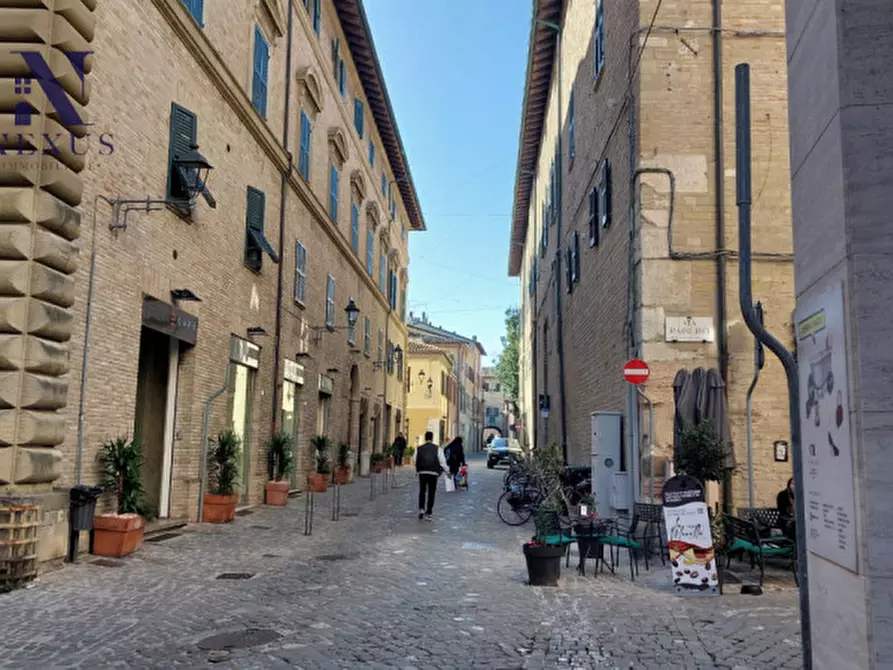 Immagine 3 di Negozio in affitto  in Via Montevecchio 54 a Fano