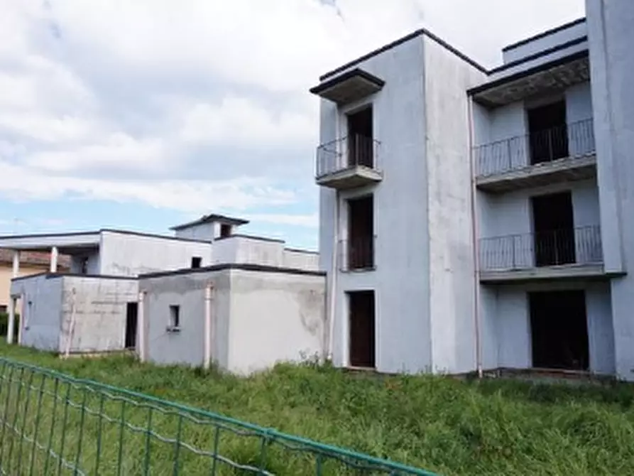 Immagine 3 di Palazzo in vendita  in VIA TORQUATO TASSO a Borgo Virgilio