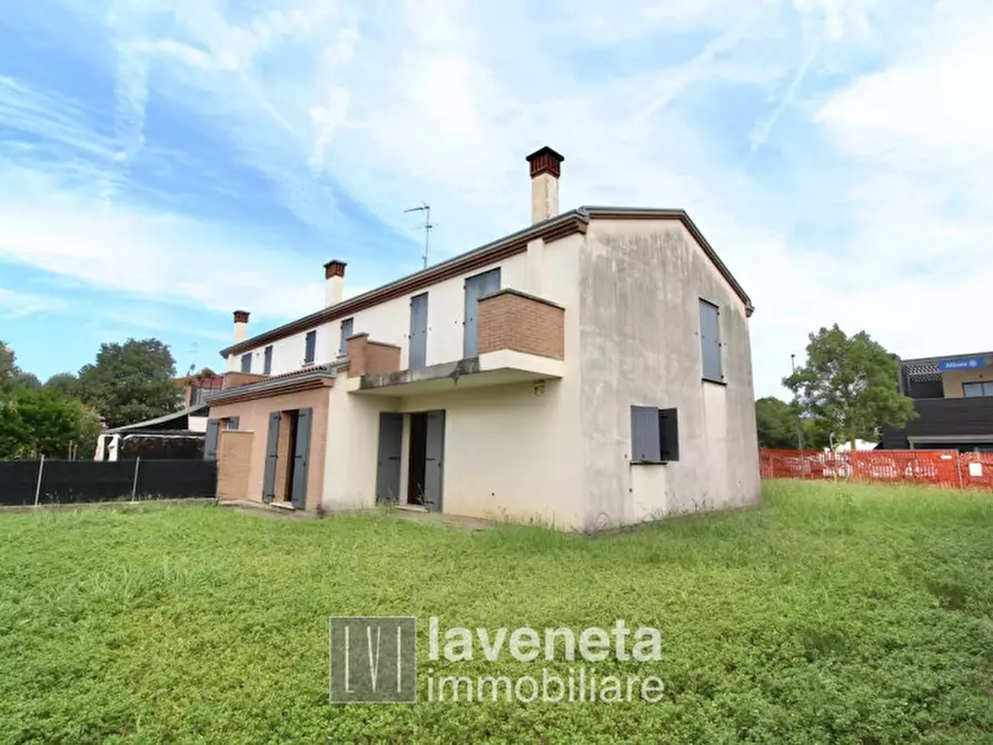 Immagine 10 di Casa bifamiliare in vendita  in via vanzan a San Donà Di Piave