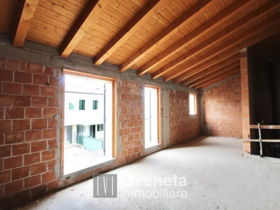Immagine 14 di Casa bifamiliare in vendita  in via vanzan a San Donà Di Piave