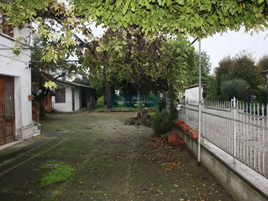 Immagine 3 di Casa bifamiliare in vendita  in Via Europa 14 a Nogarole Rocca