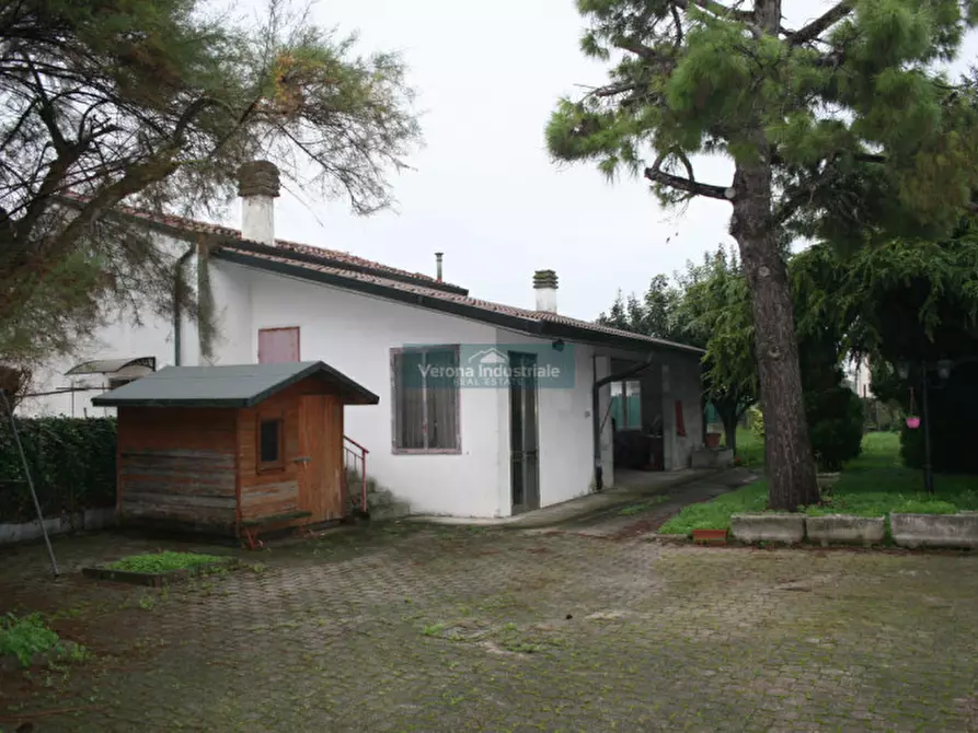 Immagine 4 di Casa bifamiliare in vendita  in Via Europa 14 a Nogarole Rocca