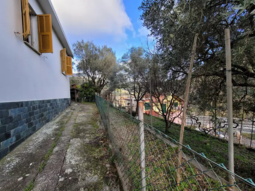 Immagine 21 di Villa in vendita  in via Cimavalle 16A a Savona