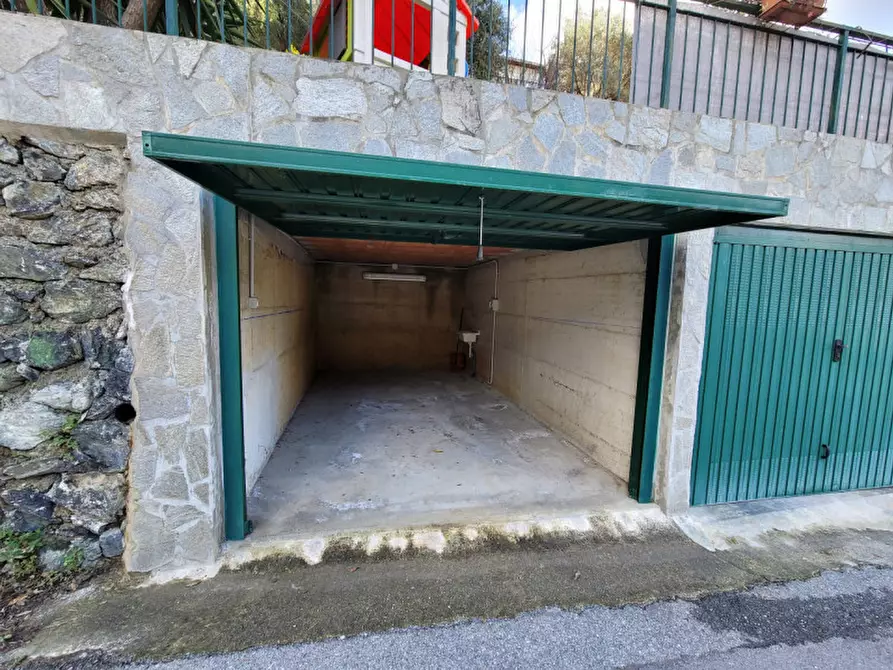 Immagine 24 di Villa in vendita  in via Cimavalle 16A a Savona