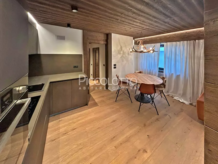 Immagine 2 di Appartamento in vendita  in via Pralongo a Cortina D'ampezzo