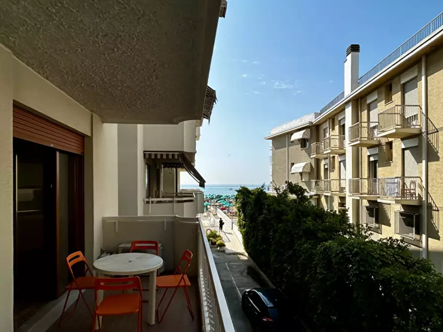 Immagine 2 di Appartamento in vendita  in Via Altinate 7° accesso al mare n.2 a Jesolo