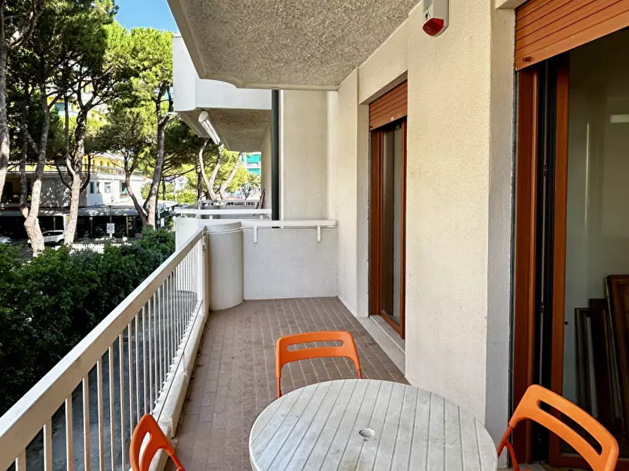 Immagine 3 di Appartamento in vendita  in Via Altinate 7° accesso al mare n.2 a Jesolo