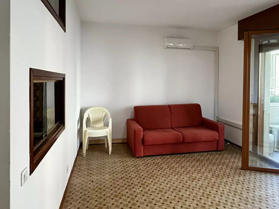 Immagine 6 di Appartamento in vendita  in Via Altinate 7° accesso al mare n.2 a Jesolo