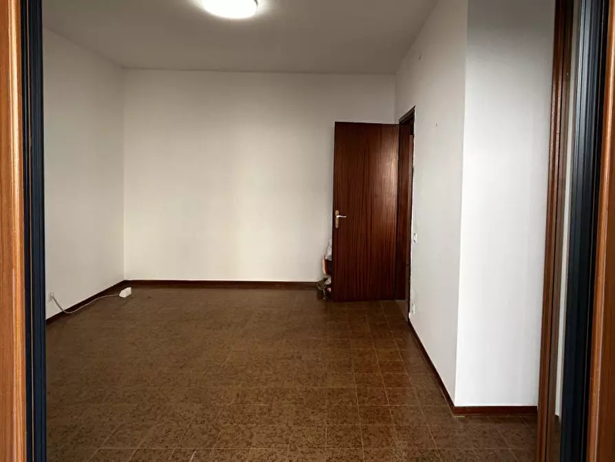 Immagine 10 di Appartamento in vendita  in Via Altinate 7° accesso al mare n.2 a Jesolo